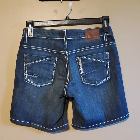 BKE Shorts - Picture 3 of 10